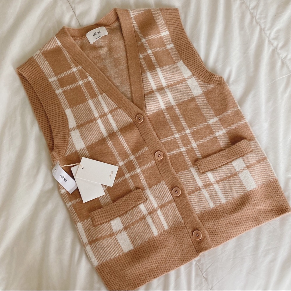 🌸 S O L D 🌸 Aritzia Wilfred Hattie Sweater Vest